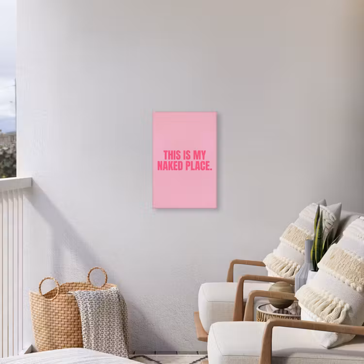 Tekst - Modern - Roze Tuinposter op houten frame 2 cm dik klein -sfeer1