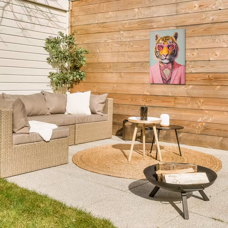 Tijger - Strik - Jasje - Roze Tuinposter op houten frame 2 cm dik klein -sfeer2