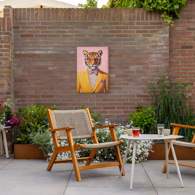 Tijger - Bril - Geel - Jasje Tuinposter op houten frame 2 cm dik klein -sfeer3