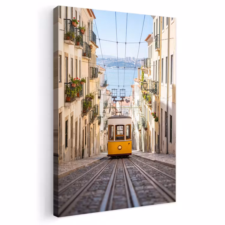 Tram - Straat - Stad - Architectuur - Geel Tuinposter op houten frame 2 cm dik klein -3d