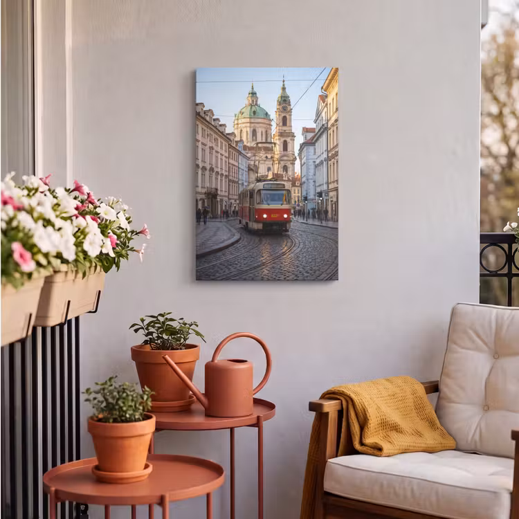 Tram - Straat - Stadsgezicht - Klassiek - Rood Tuinposter op houten frame 2 cm dik klein -sfeer1
