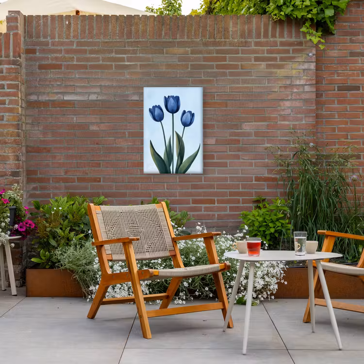 Tulpen - Blauw - Bladeren Tuinposter op houten frame 2 cm dik klein -sfeer3
