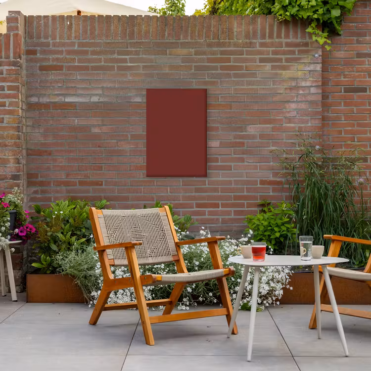 Valentine - Velvet - Rood Tuinposter op houten frame 2 cm dik klein 841 -sfeer3