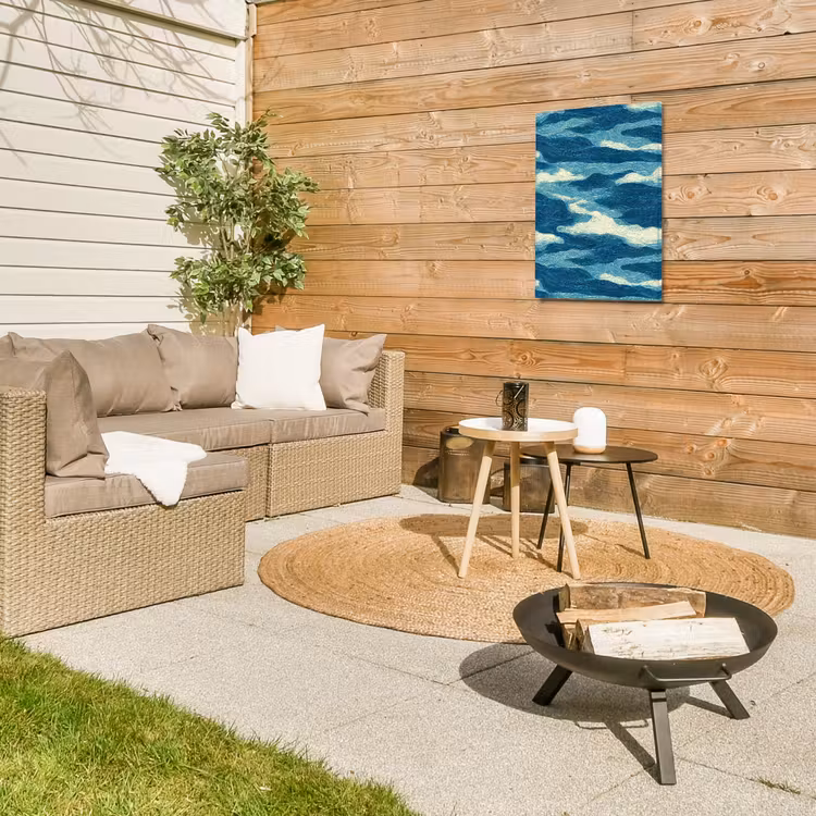 Golven - Abstract - Patroon - Blauw - Wit Tuinposter op houten frame 2 cm dik klein 841 -sfeer2