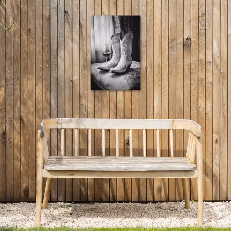 Wijn - Cowboylaarzen - Raamlicht - Wit Tuinposter op houten frame 2 cm dik klein -sfeer4