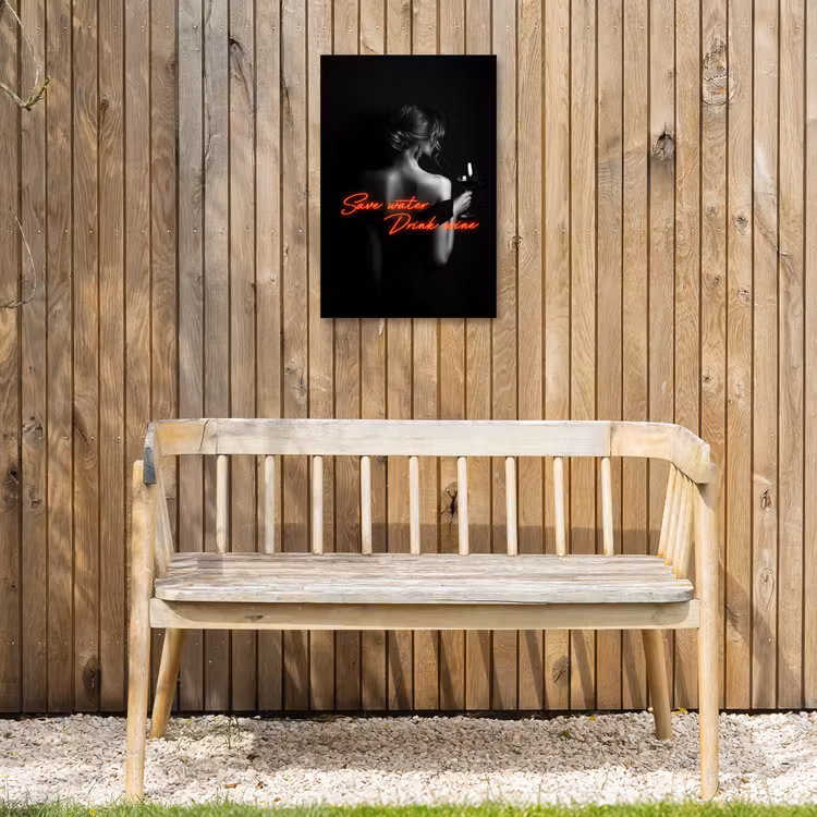 Wijn - Vrouw - Neon - Quote Tuinposter op houten frame 2 cm dik klein -sfeer4