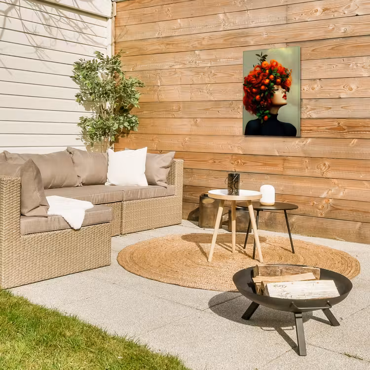 Vrouw - Appels - Rood - Bladeren Tuinposter op houten frame 2 cm dik klein -sfeer2