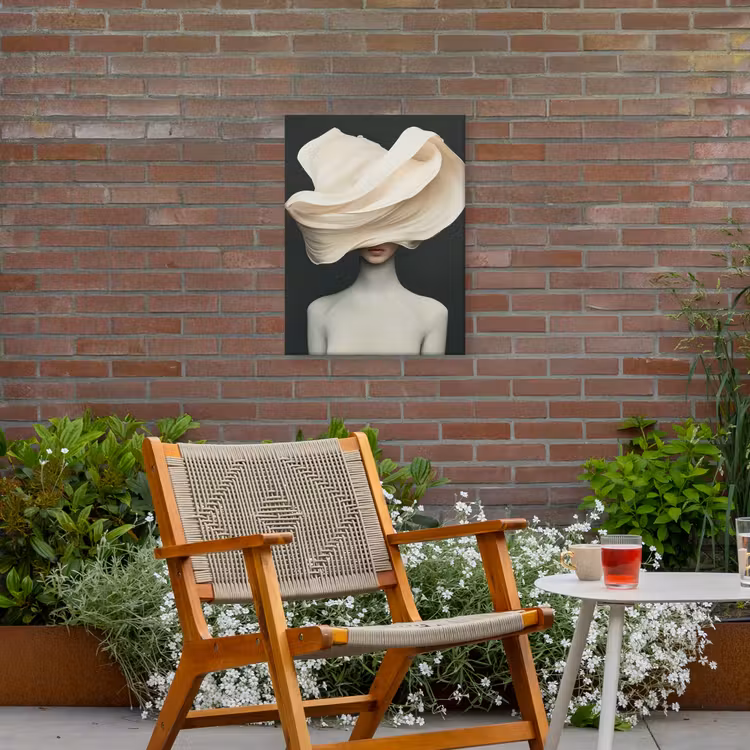 Vrouw - Beige - hoed Tuinposter op houten frame 2 cm dik klein -sfeer3