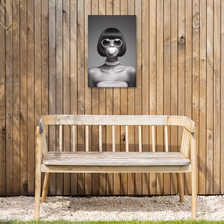 Vrouw - Zwart Wit - Ketting - Zonnebril Tuinposter op houten frame 2 cm dik klein -sfeer4
