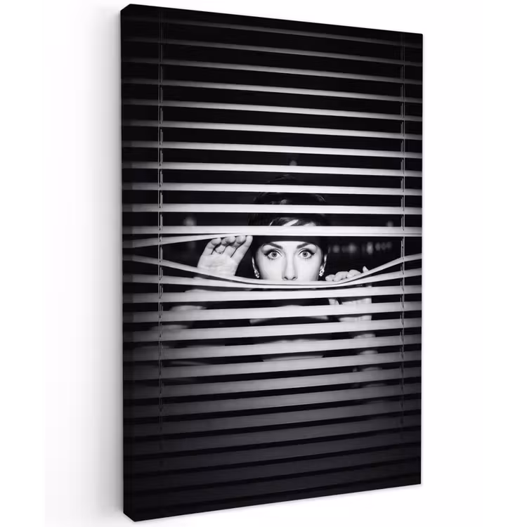Vrouw - Jaloezieën - Portret - Zwart-wit Tuinposter op houten frame 2 cm dik klein -3d