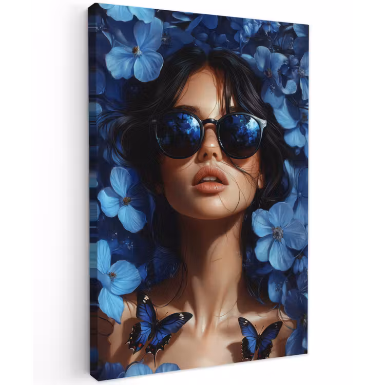 Vrouw - Blauw - Bloemen - Vlinders - Natuur Tuinposter op houten frame 2 cm dik klein -3d