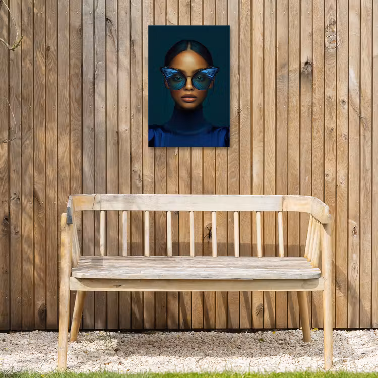 Vrouw - Vlinder - Bril - Blauw - Modern - Portret Tuinposter op houten frame 2 cm dik klein -sfeer4