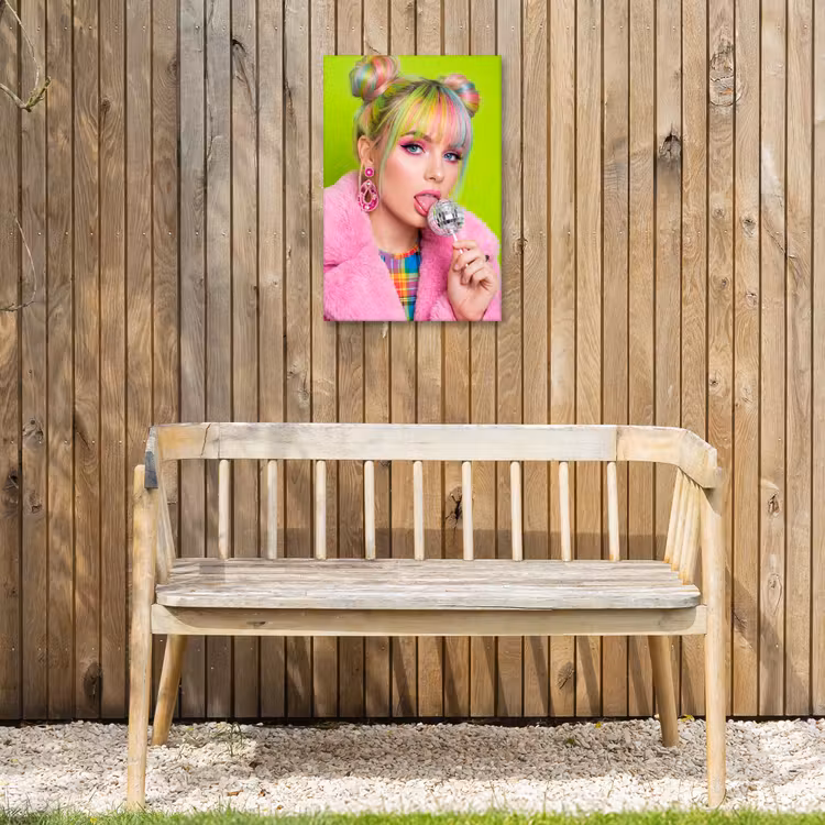 Vrouw - Kleurrijk haar - Pop art - Modern - Levendig Tuinposter op houten frame 2 cm dik klein -sfeer4