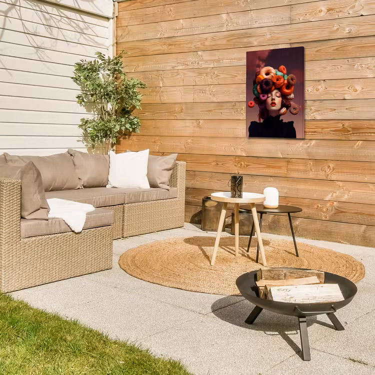 Vrouw - Donuts - Kleurrijk Tuinposter op houten frame 2 cm dik klein -sfeer2