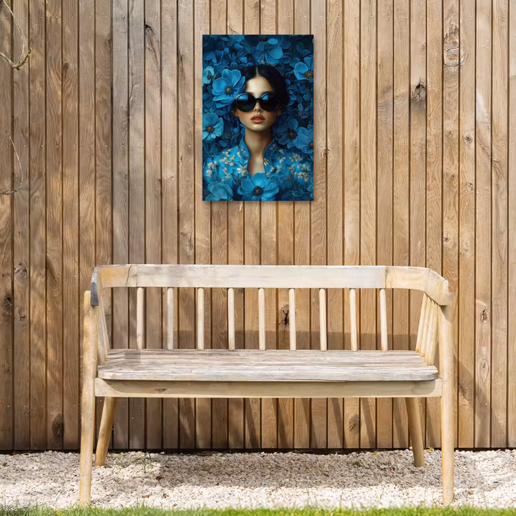 Vrouw - Bloemen - Blauw - Aesthetic - Luxe Tuinposter op houten frame 2 cm dik klein -sfeer4