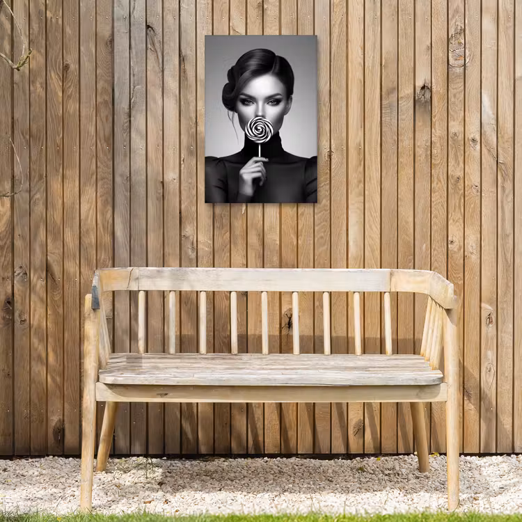 Vrouw - Lolly - Zwart Tuinposter op houten frame 2 cm dik klein -sfeer4