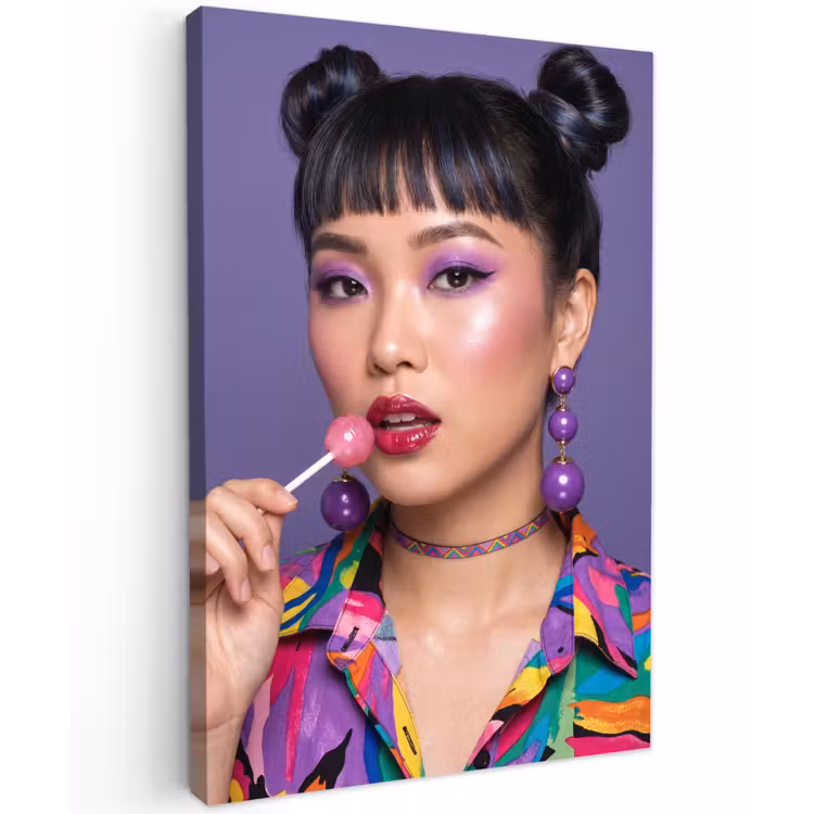Vrouw - Portret - Make-up - Paars - Levendig Tuinposter op houten frame 2 cm dik klein -3d
