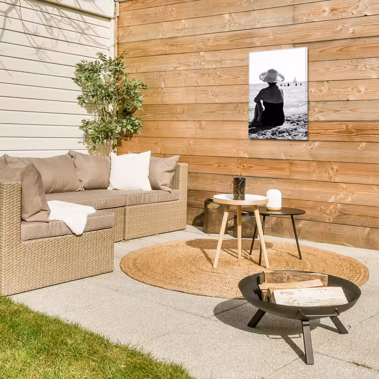 Vrouwen - Zonnehoed - Strand - Zwart - Wit Tuinposter op houten frame 2 cm dik klein -sfeer2