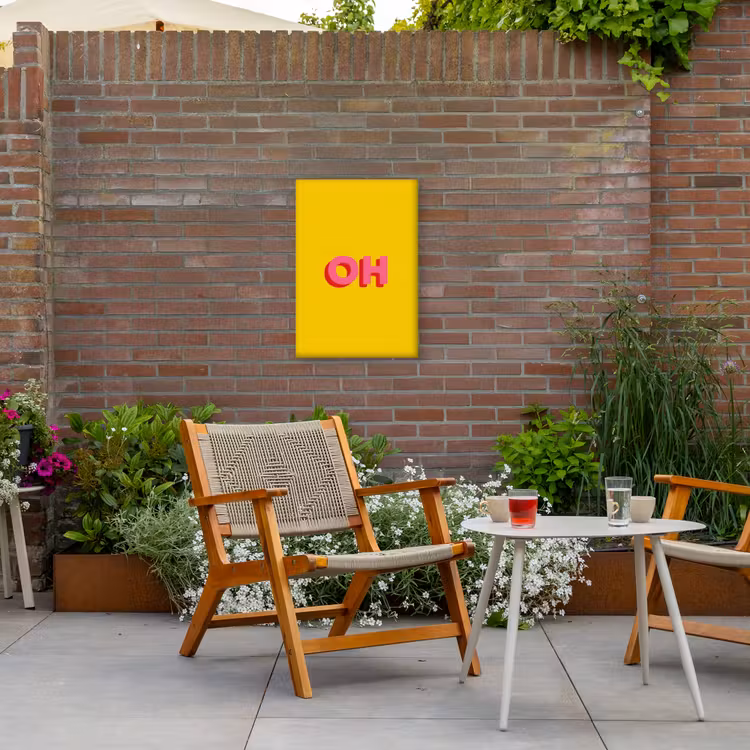 Geel - Roze - Oh - 3D Tuinposter op houten frame 2 cm dik klein -sfeer3