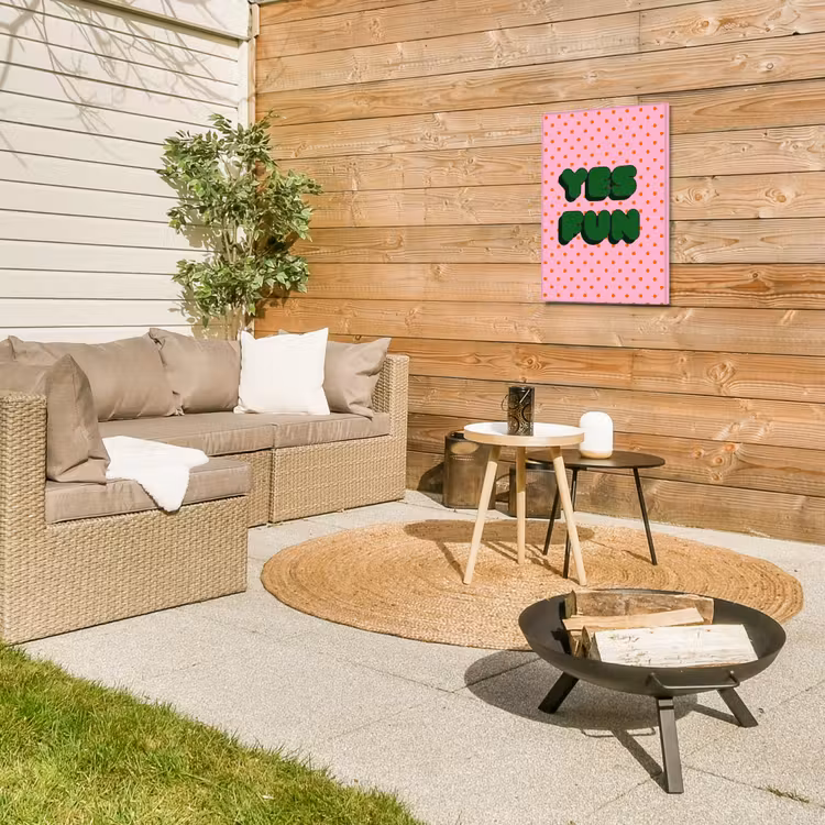 Yes fun - Groen - Roze - Stippen Tuinposter op houten frame 2 cm dik klein -sfeer2