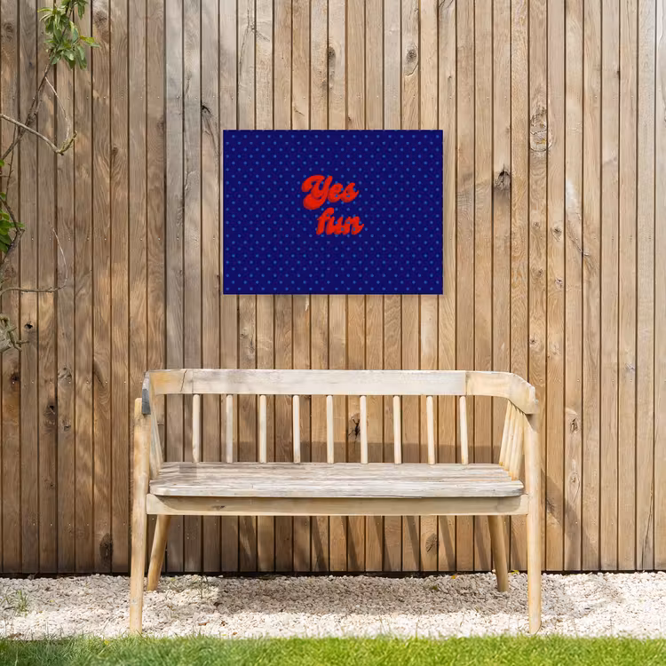 Yes fun - Rood - Blauw - Stippen Tuinposter op houten frame 2 cm dik klein -sfeer4