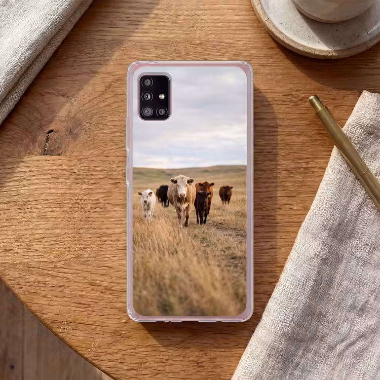 Runderen - Kudde - Landschap - Weide - Rustig Telefoonhoesje Samsung Galaxy A51 5G klein -sfeer1