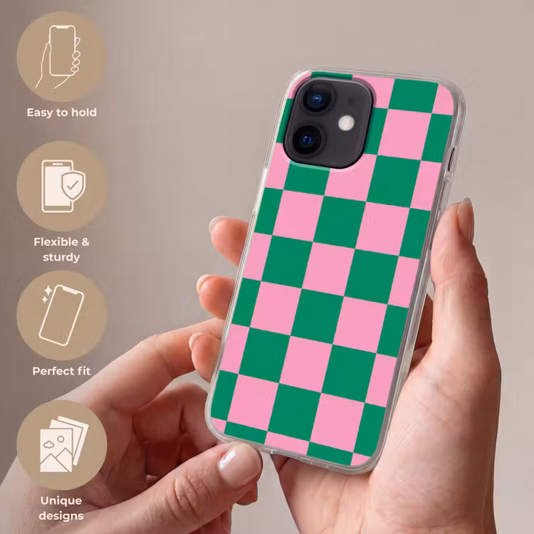 Schaakbord patroon - Groen - Roze - Blokjes Telefoonhoesje iPhone 12 Mini klein -sfeer3_EN