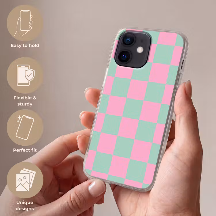 Schaakbord patroon - Groen - Roze - Blokjes Telefoonhoesje iPhone 12 Mini klein -sfeer3_EN