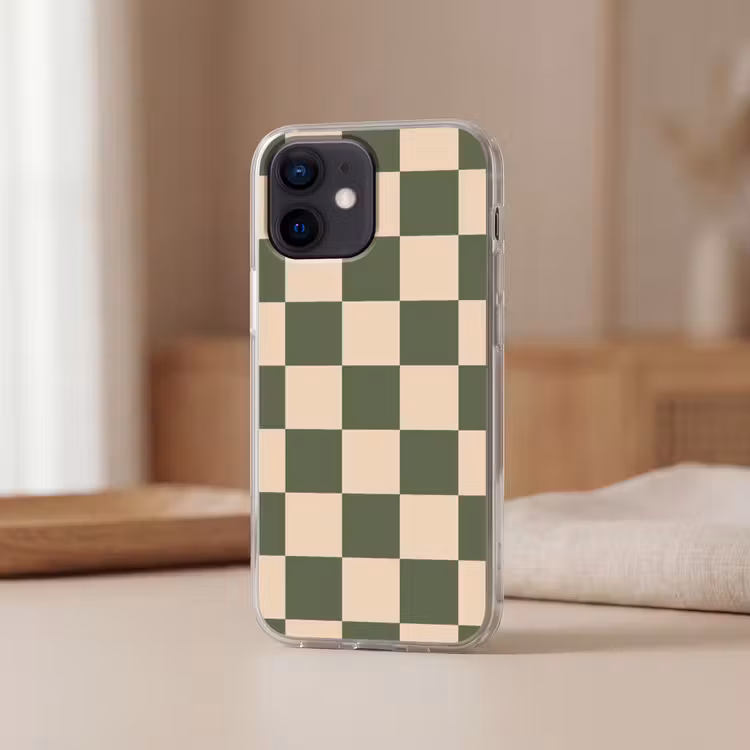 Schaakbord print - Groen - Beige - Blokjes Telefoonhoesje iPhone 12 Mini klein -sfeer2