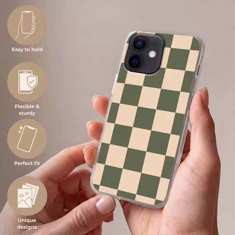 Schaakbord print - Groen - Beige - Blokjes Telefoonhoesje iPhone 12 Mini klein -sfeer3_EN