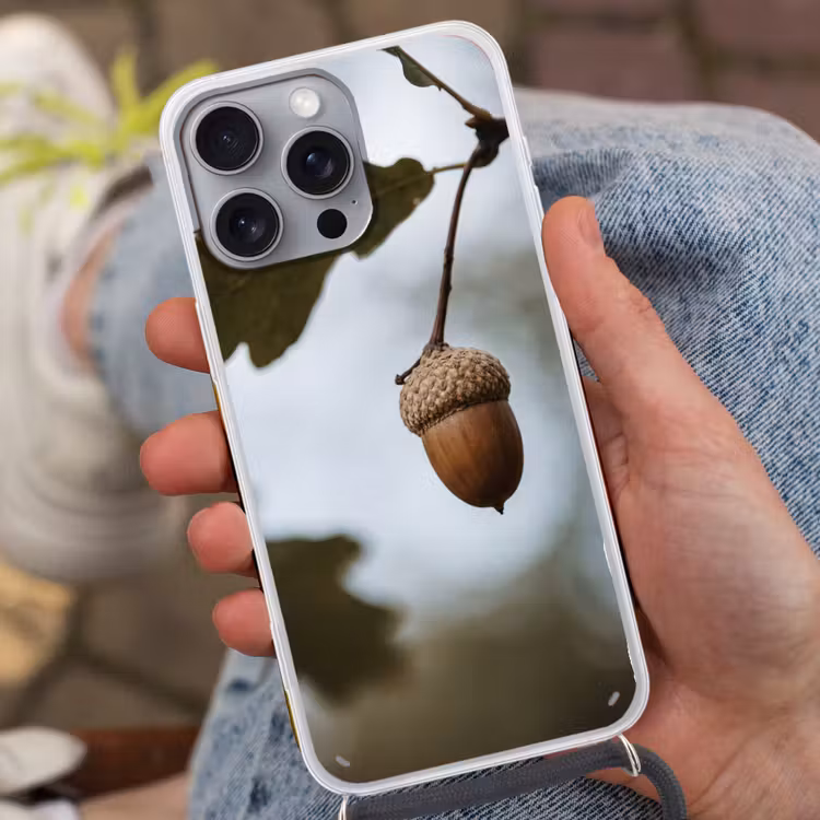 Eikel - Eikenblad - Bos - Herfst - Natuur Hoesje iPhone 16 Pro Max met koord klein -sfeer3