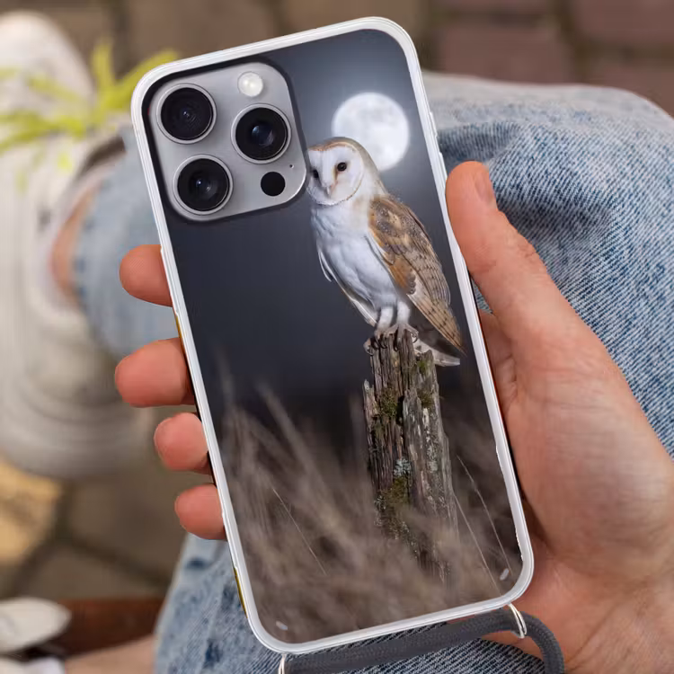 Kerkuil - Maan - Nacht Hoesje iPhone 16 Pro Max met koord klein -sfeer3