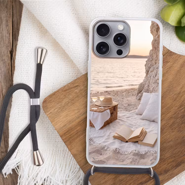 Strand - Picknick - Zonsondergang - Zomer - Natuur Hoesje iPhone 16 Pro Max met koord klein -sfeer4