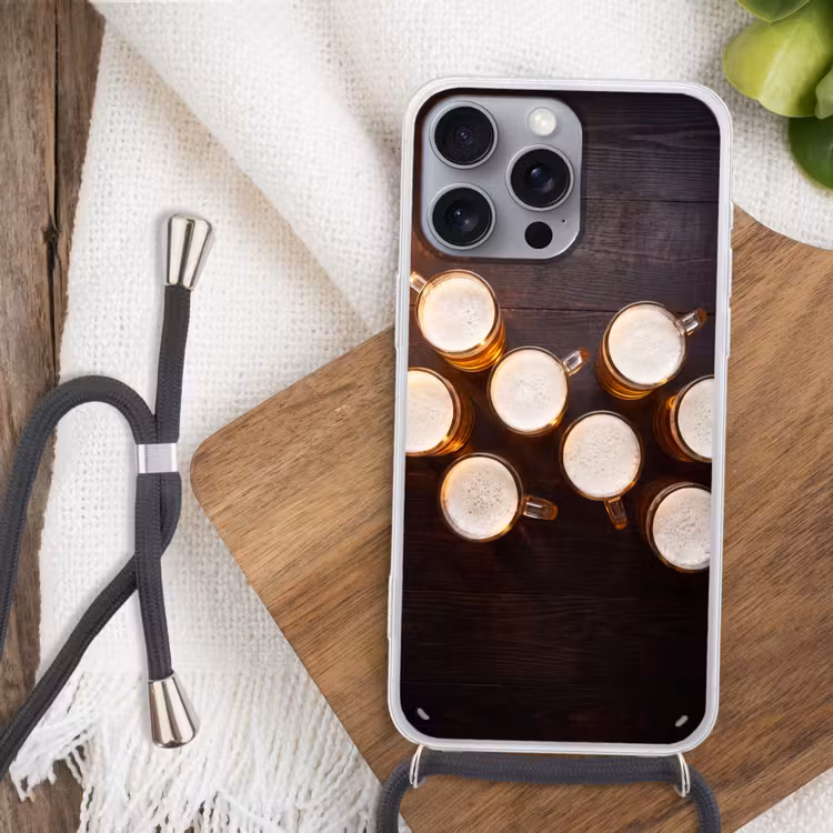 Bier - Glazen - Schuim - Hout - Drank Hoesje iPhone 16 Pro Max met koord klein -sfeer4