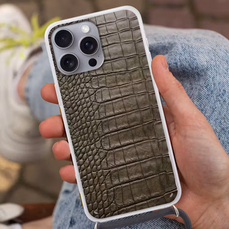 Krokodillenleer - Structuur - Groen Hoesje iPhone 16 Pro Max met koord klein -sfeer3