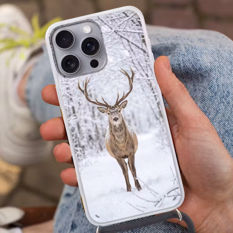 Hert - Winter - Bos - Natuur - Wit Hoesje iPhone 16 Pro Max met koord klein -sfeer3