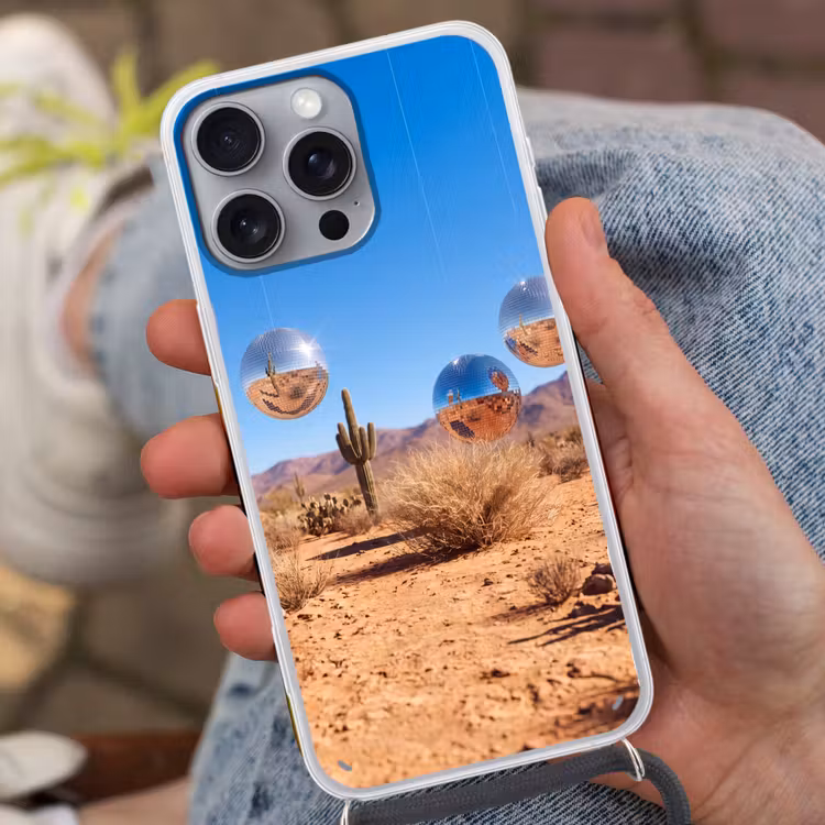 Phone case crossbody - Desert - Mirror Ball - Art - Woestijn - Spiegelbal - Kunst Hoesje iPhone 16 Pro Max met koord klein