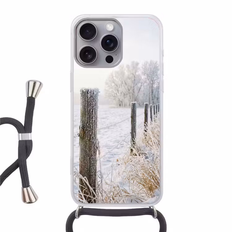 Hek - Sneeuw - Mist - Platteland - Nostalgisch Hoesje iPhone 16 Pro Max met koord klein -3d
