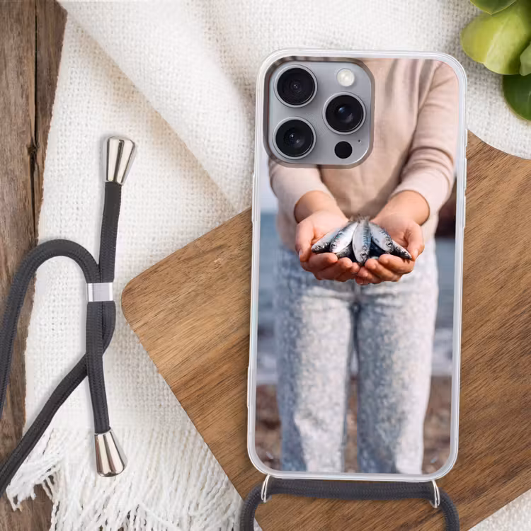 Phone case crossbody - Fish - Hands - Nature - Vis - Handen - Natuur Hoesje iPhone 16 Pro Max met koord klein