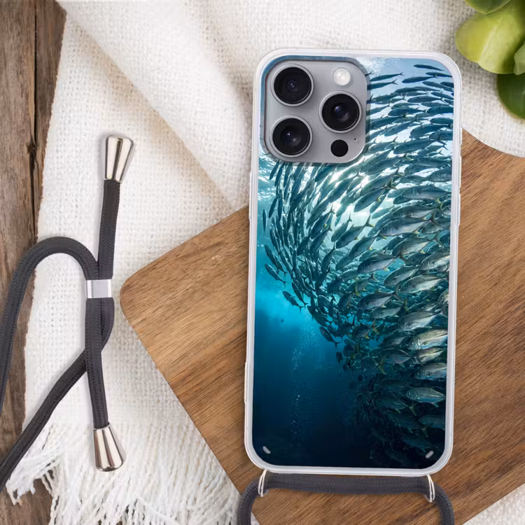 Vis - School - Oceaan - Natuur - Blauw Hoesje iPhone 16 Pro Max met koord klein -sfeer4