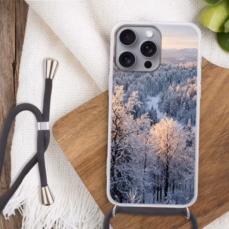 Bos - Bergen - Goud - Winter - Warm Hoesje iPhone 16 Pro Max met koord klein -sfeer4