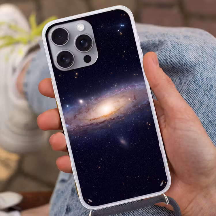 Phone case crossbody - Galaxy - Space - Cosmos - Sterrenstelsel - Ruimte - Kosmos Hoesje iPhone 16 Pro Max met koord klein