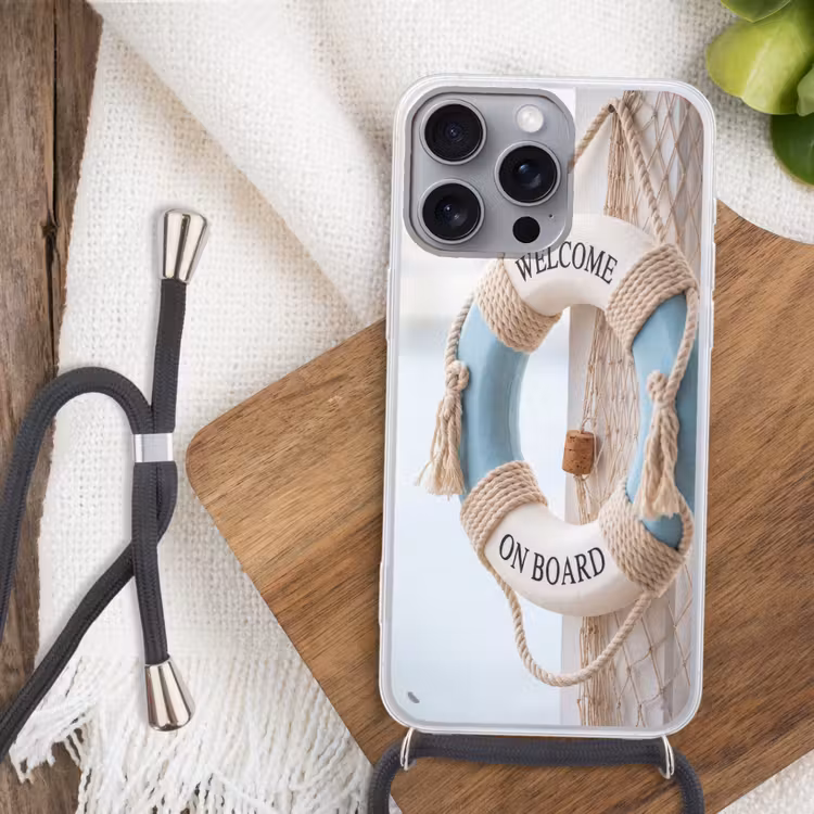 Reddingsboei - Maritiem - Welkom - Blauw - Wit Hoesje iPhone 16 Pro Max met koord klein -sfeer4