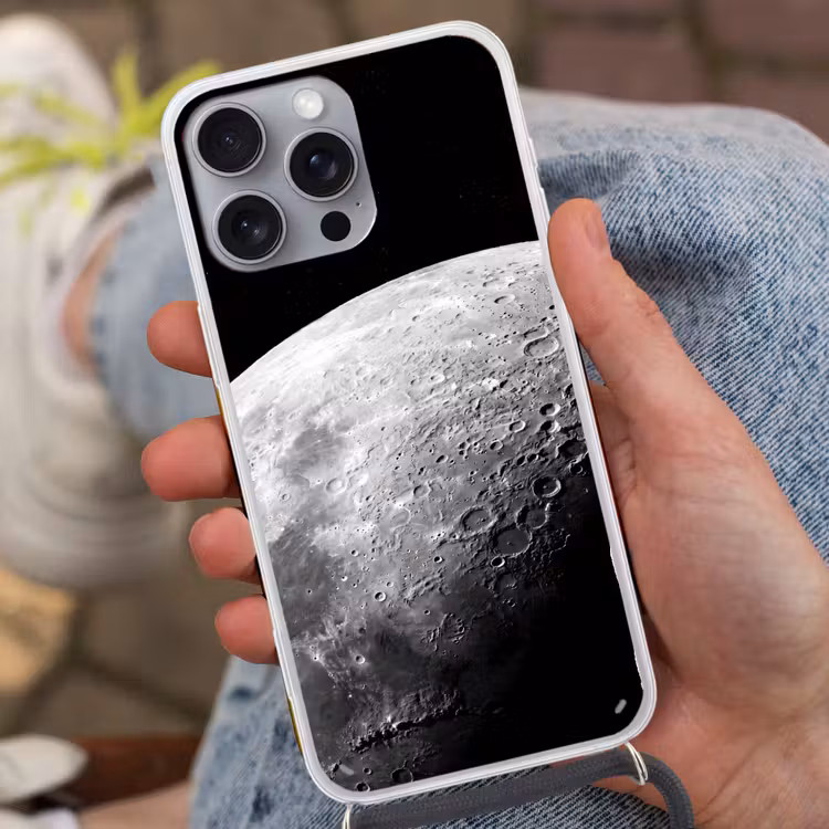 Phone case crossbody - Moon - Craters - Space - Maan - Kraters - Ruimte Hoesje iPhone 16 Pro Max met koord klein