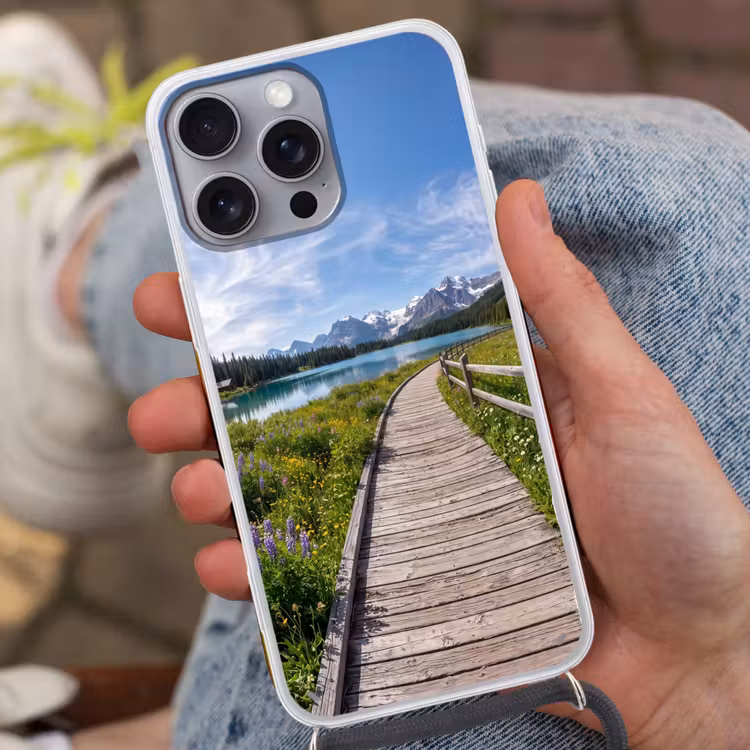 Bergen - Meer - Landschap - Blauw Hoesje iPhone 16 Pro Max met koord klein -sfeer3