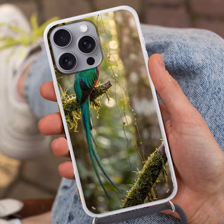 Quetzal - Jungle - Natuur - Groen Hoesje iPhone 16 Pro Max met koord klein -sfeer3