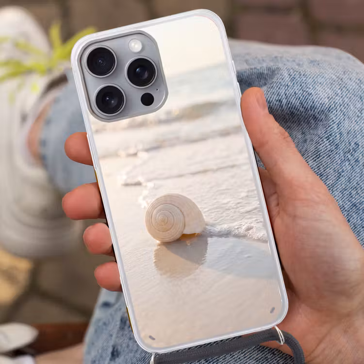 Zeeschelp - Strand - Zee - Natuur - Beige Hoesje iPhone 16 Pro Max met koord klein -sfeer3