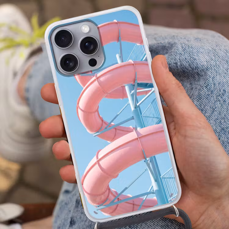 Glijbaan - Waterpark - Spiraal - Modern - Roze Hoesje iPhone 16 Pro Max met koord klein -sfeer3