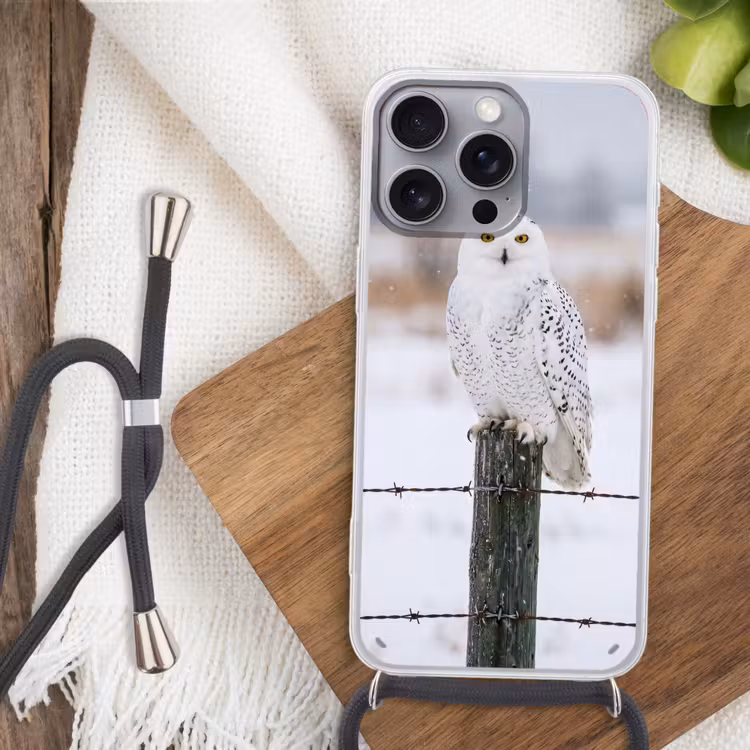 Sneeuwuil - Hek - Sneeuw - Wit Hoesje iPhone 16 Pro Max met koord klein -sfeer4