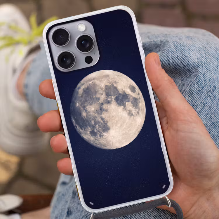 Ruimte - Maan - Kosmos Hoesje iPhone 16 Pro Max met koord klein -sfeer3